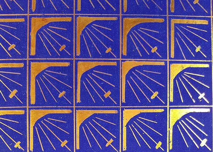 Décor à la tempera, bleu et or